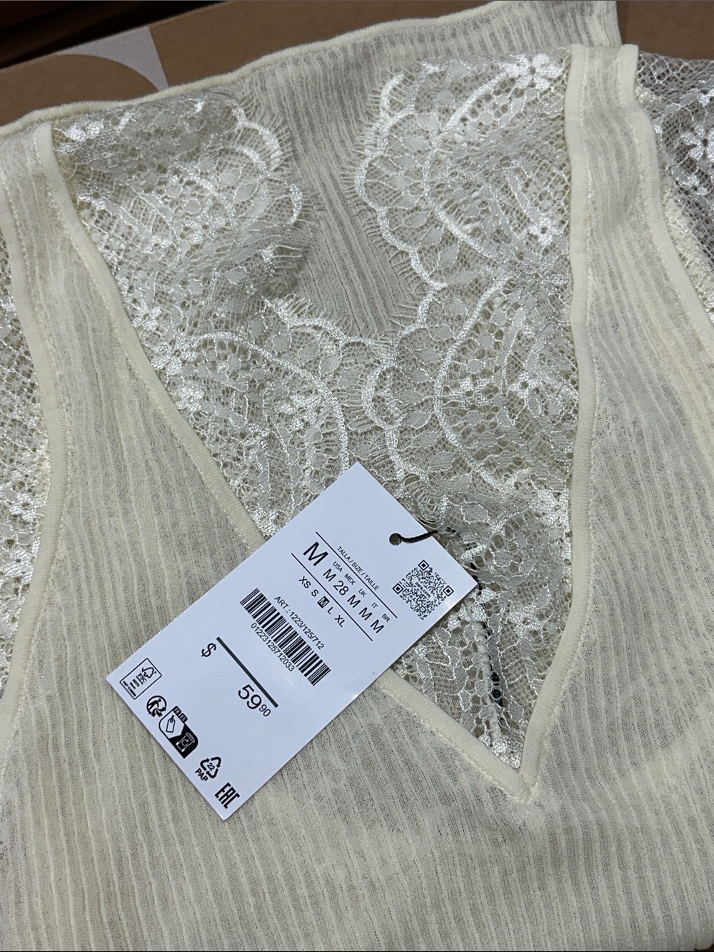 LACE KNIT TOP
Zara Cream Ribbed Lace-Trim Camisole - Picture 2 of 3